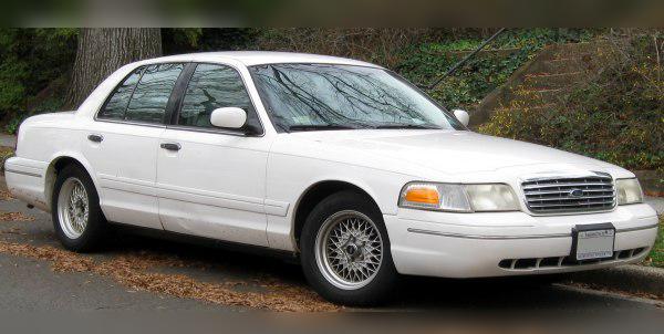 Ford Crown Victoria (P7) cover