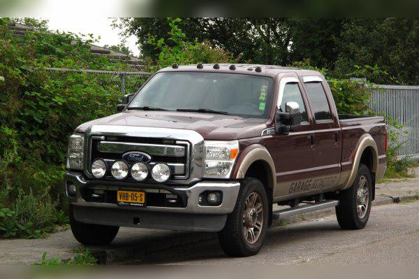 Ford F-250 Super Duty III Crew Cab Short box cover