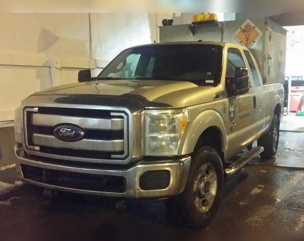 Ford F-350 Super Duty III Super Cab Short box cover