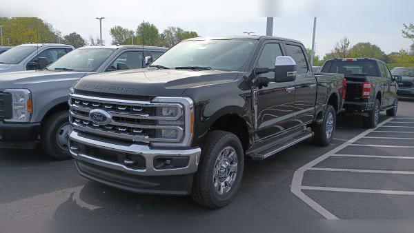 Ford F-350 Super Duty V Crew Cab Short box cover