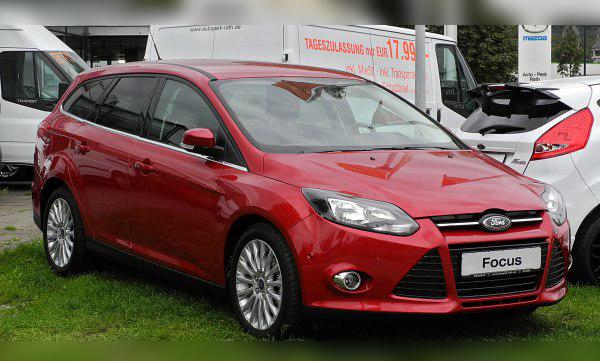 Ford Focus III Wagon cover