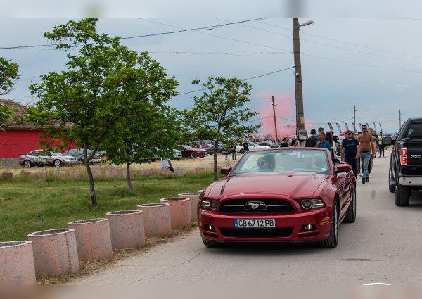 Ford Mustang Convertible V (facelift 2012) cover