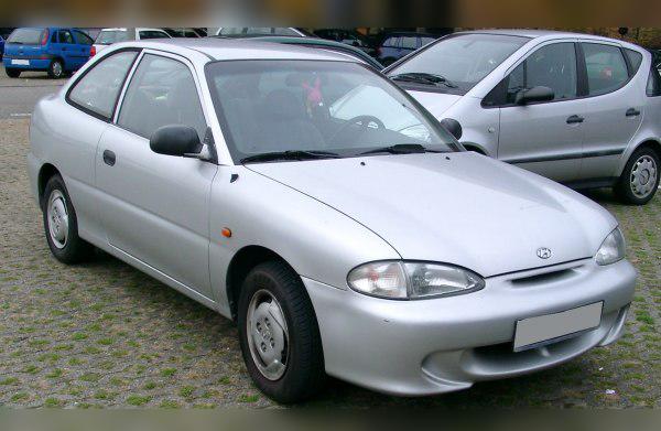 Hyundai Accent Hatchback I cover