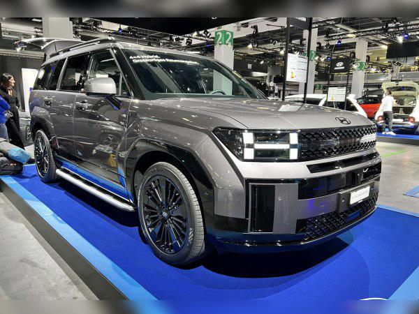 Hyundai Santa Fe V (MX5) cover