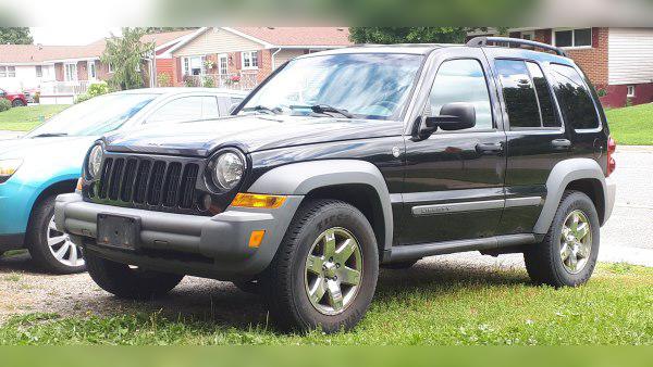 Jeep Liberty I (facelift 2004) cover