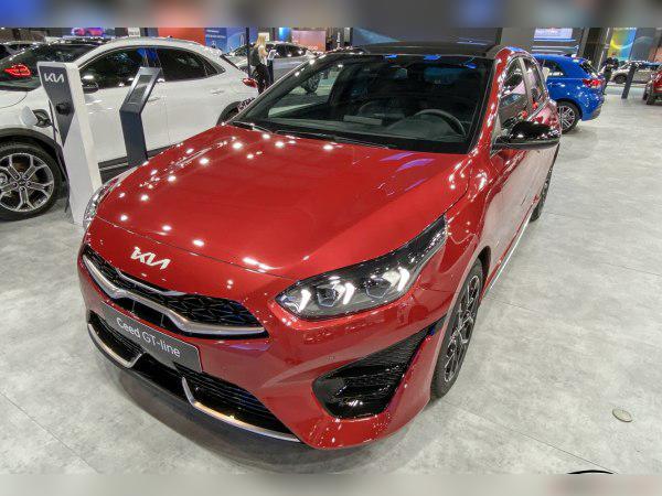 Kia Ceed III (facelift 2021) cover