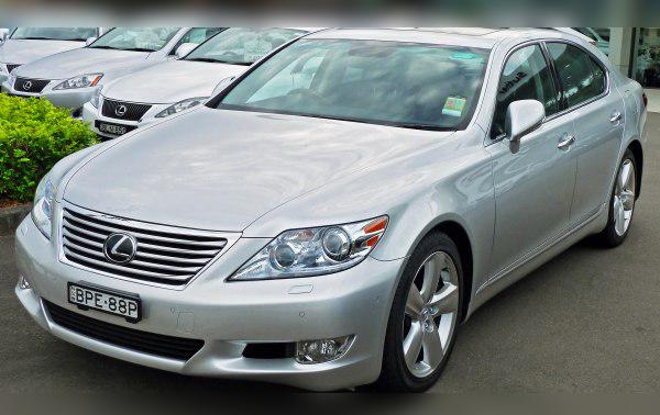 Lexus LS IV (facelift 2009) cover