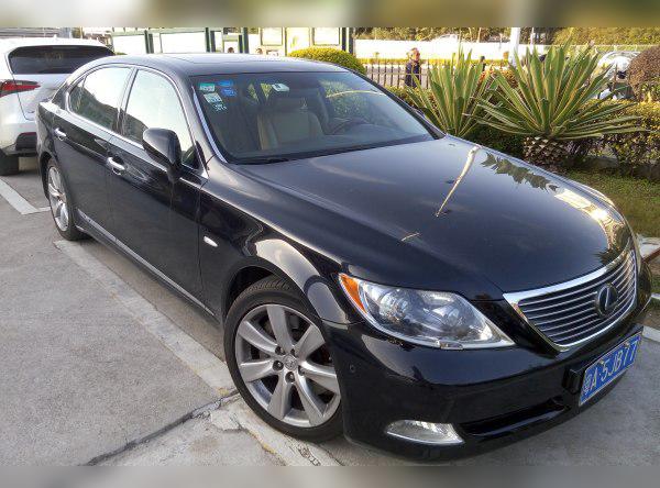 Lexus LS IV Long cover