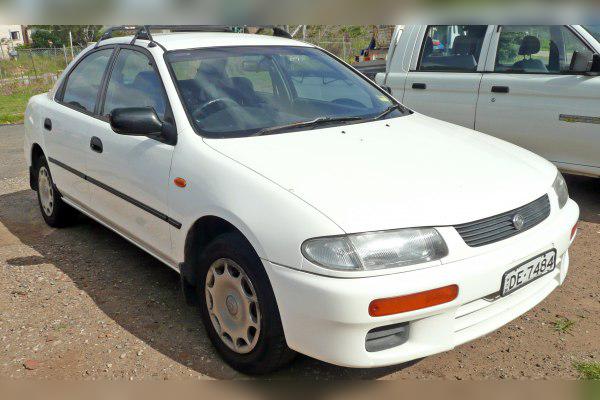 Mazda 323 S V (BA) cover