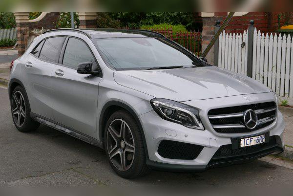 Mercedes-Benz GLA (X156) cover