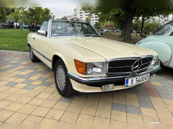 Mercedes-Benz SL (R107, facelift 1985) cover