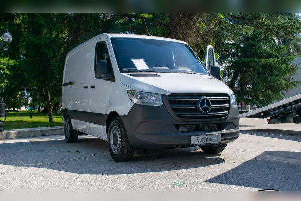 Mercedes-Benz Sprinter Panel Van Compact (W907/W910) cover