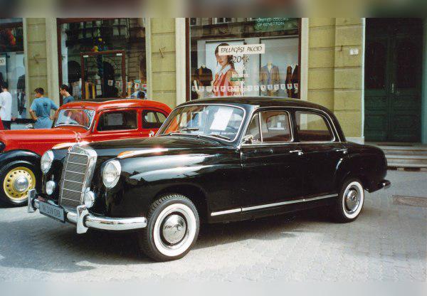 Mercedes-Benz W105 Sedan cover