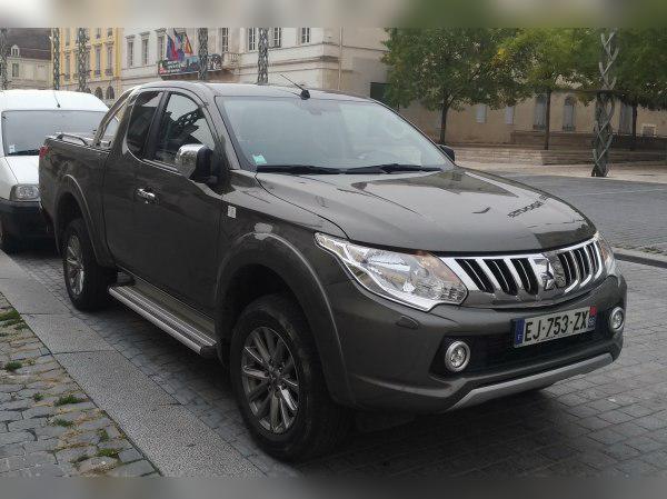 Mitsubishi L200 V Club Cab cover