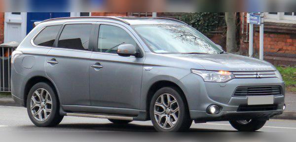Mitsubishi Outlander III cover