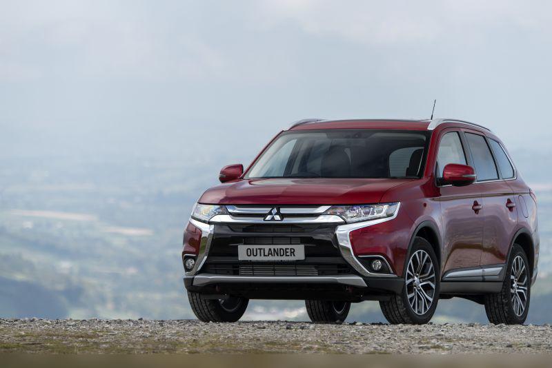Mitsubishi Outlander III (facelift 2015) cover