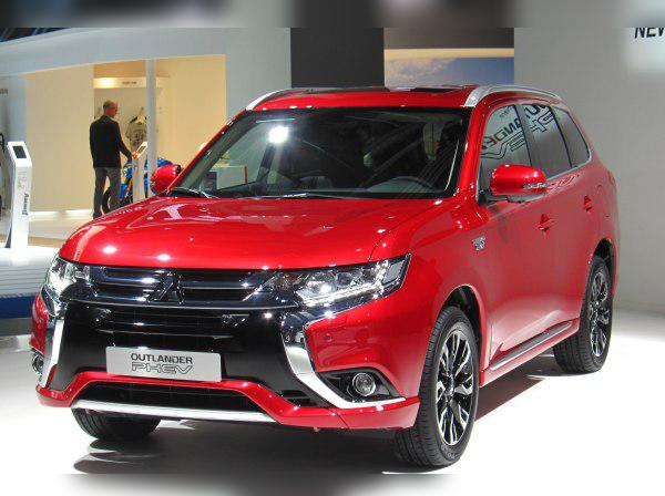 Mitsubishi Outlander III (facelift 2015) cover