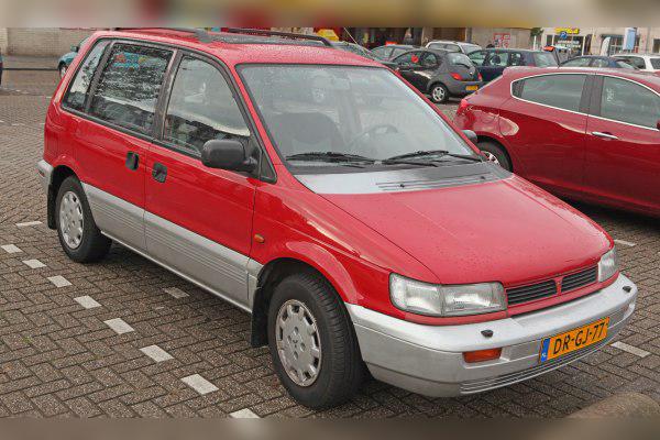 Mitsubishi Space Runner (N1_W,N2_W) cover