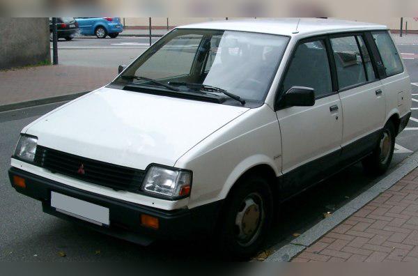 Mitsubishi Space Wagon I cover