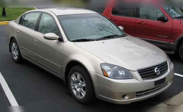 Nissan Altima III cover