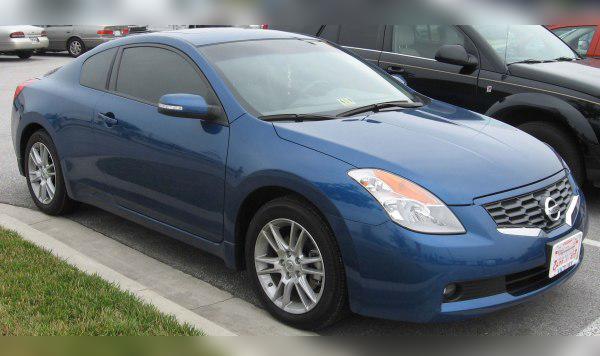 Nissan Altima IV Coupe cover
