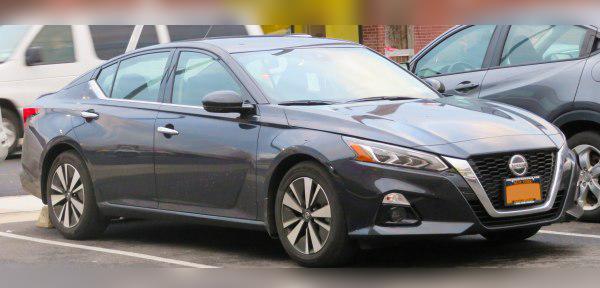 Nissan Altima VI cover