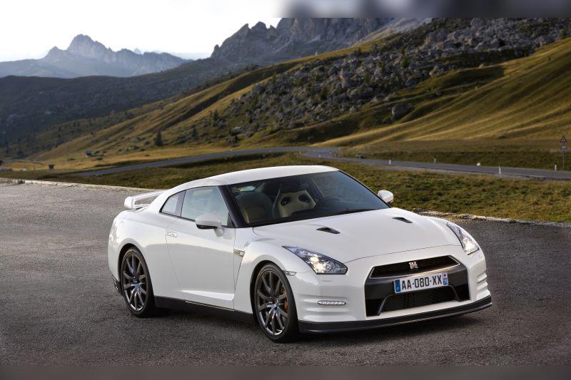 Nissan GT-R (R35, facelift 2010) cover