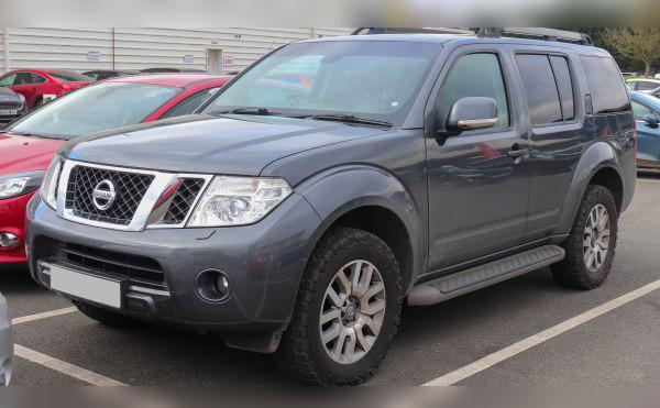 Nissan Pathfinder III (facelift 2010) cover
