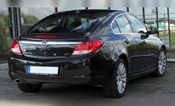 Opel Insignia Hatchback (A) cover