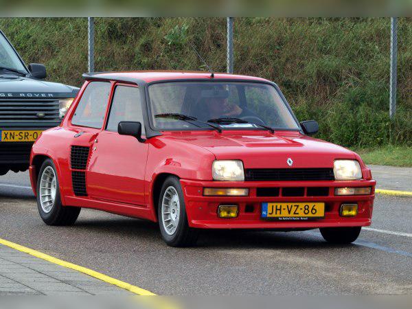 Renault 5 cover