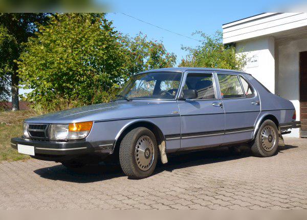 Saab 900 I cover