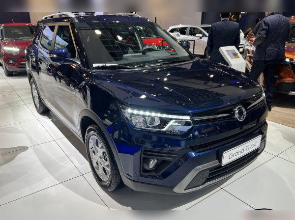 SsangYong Tivoli Grand cover