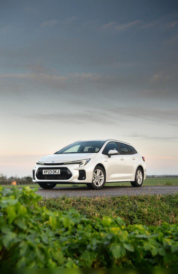 Suzuki Swace I (facelift 2023) cover