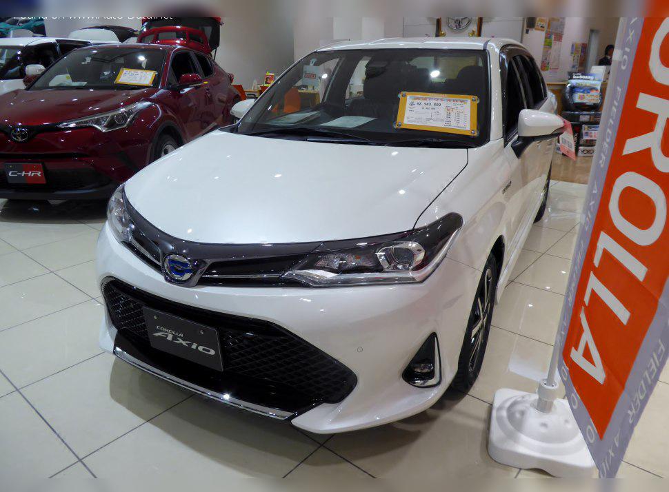 Toyota Corolla Axio XI (facelift 2017) cover