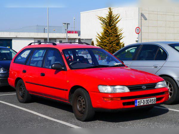 Toyota Corolla Wagon VII (E100) cover