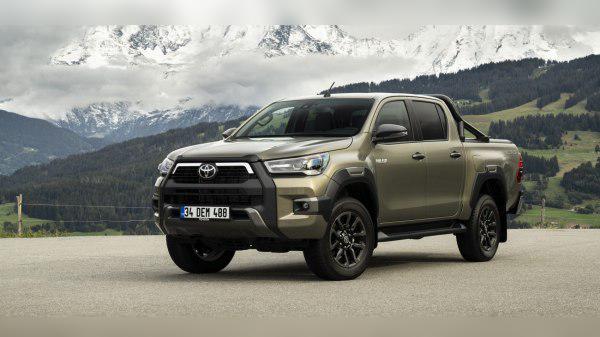 Toyota Hilux Double Cab VIII (facelift 2020) cover