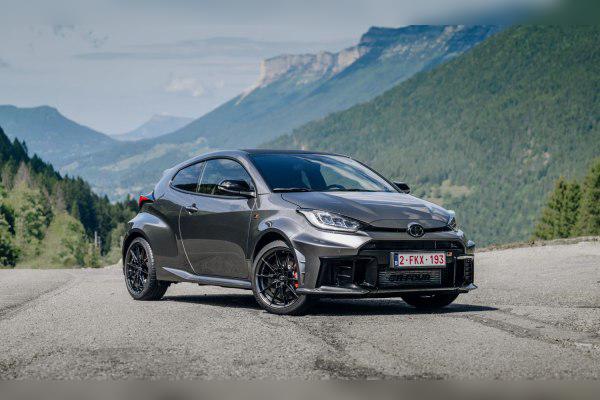 Toyota Yaris (XP210, facelift 2024) cover