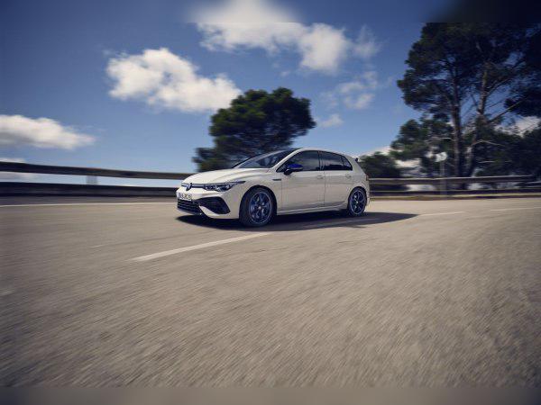 Volkswagen Golf VIII cover