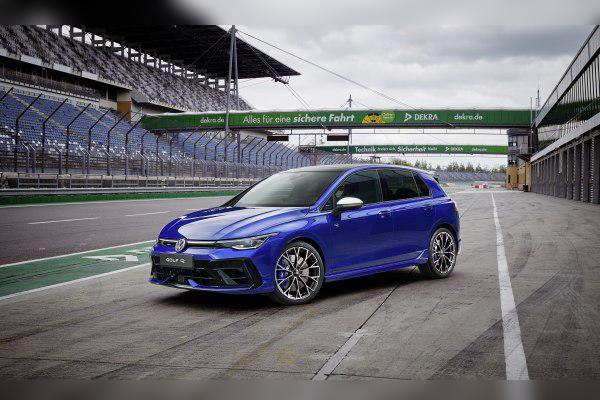 Volkswagen Golf VIII (facelift 2024) cover