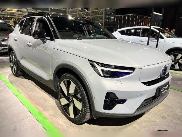 Volvo XC40 (facelift 2022) cover